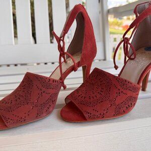 Vince Camuto, open-toe pink high-heeled sandals, 3.5 inches hills